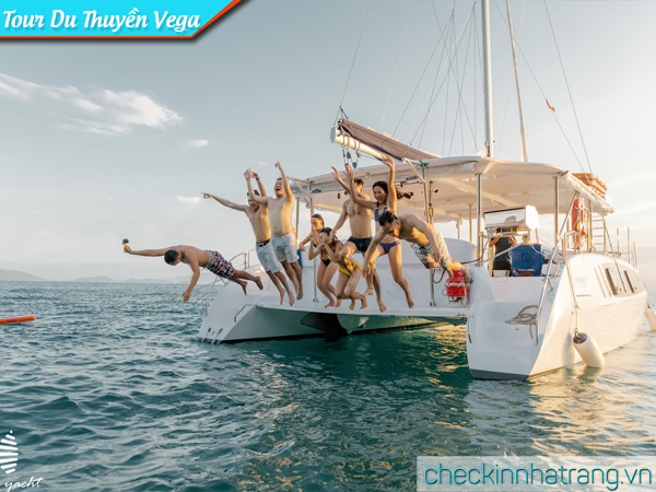 Tour du thuyền Vega Yacht Nha Trang 8